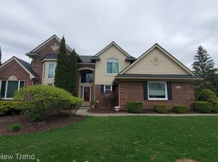47477 Greenwich Dr, Novi, MI 48374
