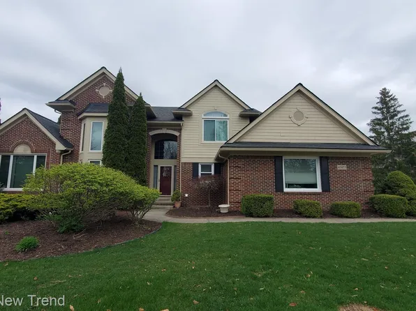 47477 Greenwich Dr, Novi, MI 48374