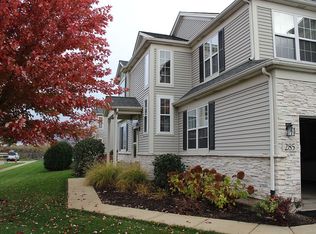 285 Robin Glen Ln, South Elgin, IL 60177