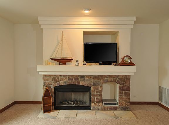 5th image of 2460 Stonybrook St