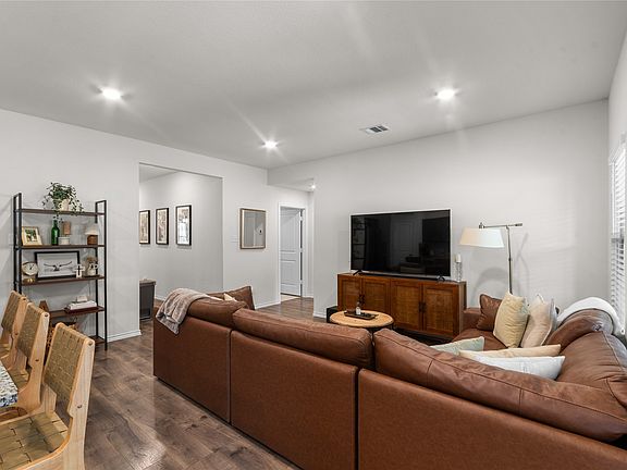 5th image of 3314 Everly Dr