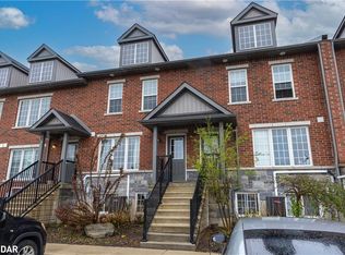 242 Penetanguishene Rd #2, Barrie, ON L4M7C2