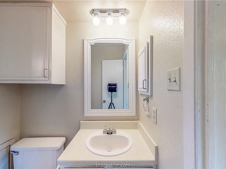 303 Manuel Dr #C — Photo 26