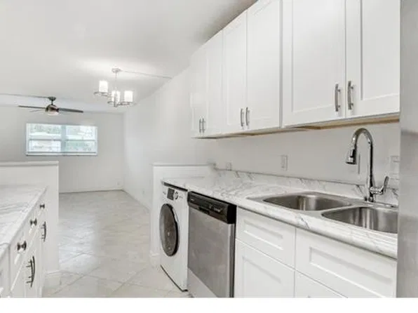 550 SW 2nd Ave, Boca Raton, FL