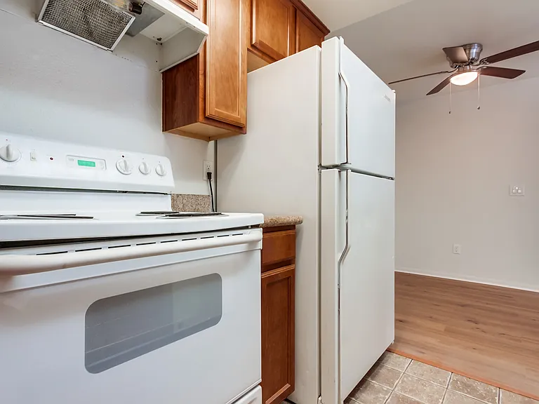432 Edgehill Ln #33 — Photo 11