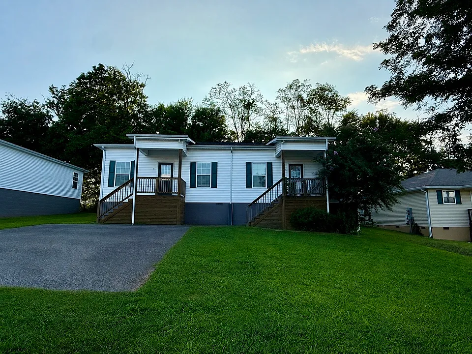 408 Lynda Lee Ln #B