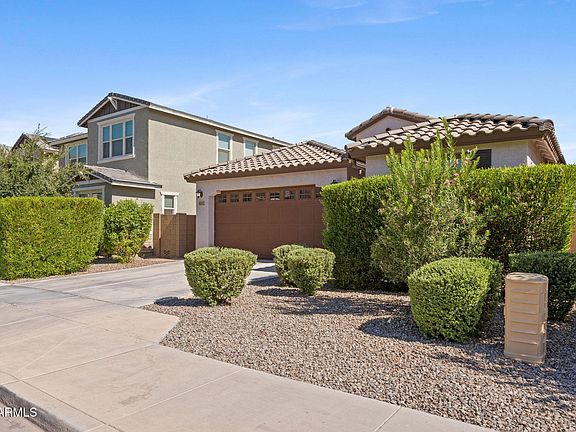 3rd image of 4282 E APPALOOSA Road