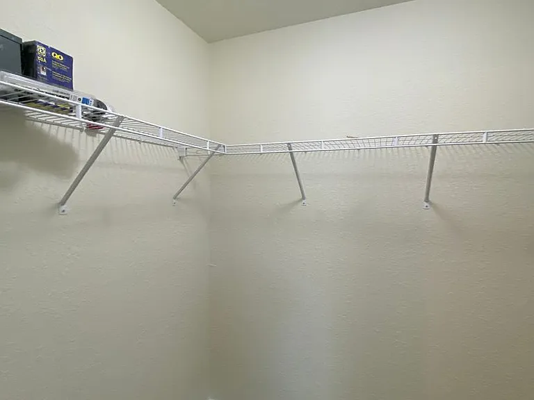 202 Locust Pass Ter — Photo 14