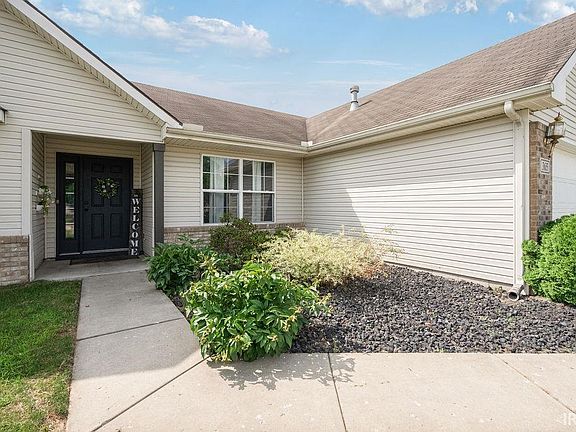 2nd image of 365 Yellowstone Dr