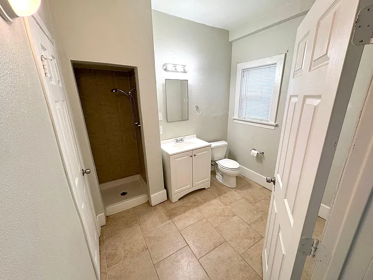 4175 University Ave #1 — Photo 7