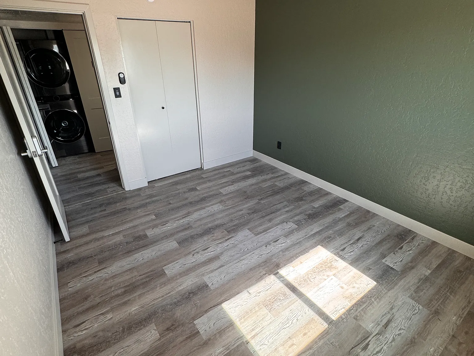 18056 N 23rd Ave — Photo 3