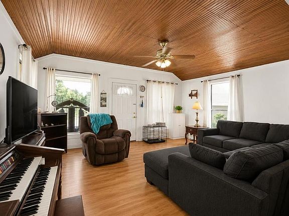 4th image of 7020 SE 221ST STREET