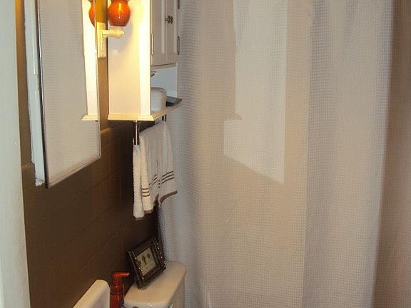 Bathroom with Tub/Shower