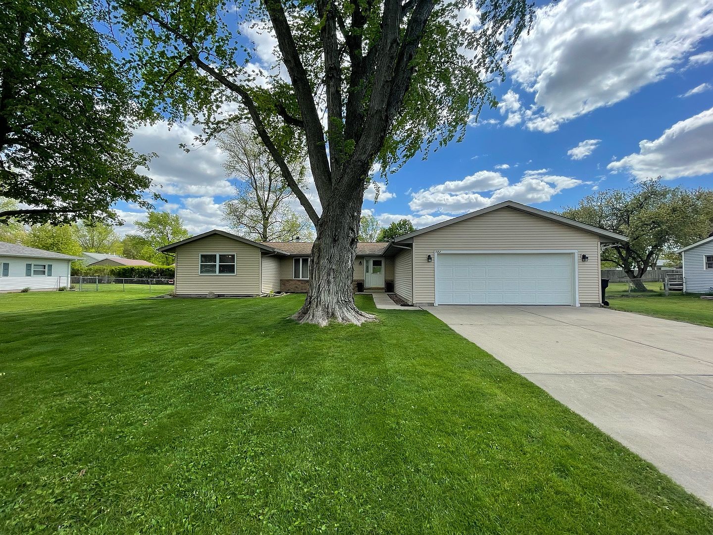 502 W Main St, Ogden, IL 61859 Zillow