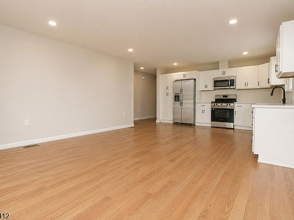 5th image of 29 Frederick St APT 1