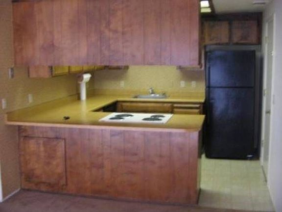 Kitchen & Dining Area