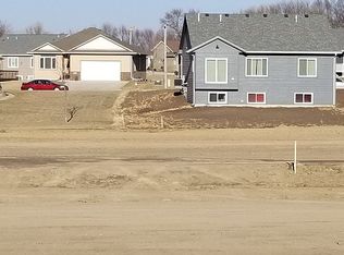 112 Skyline Dr, Valley Springs, SD 57068