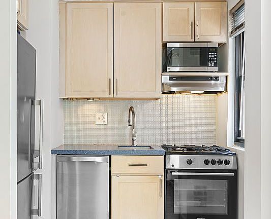 3rd image of 505 E 82nd St APT 1C