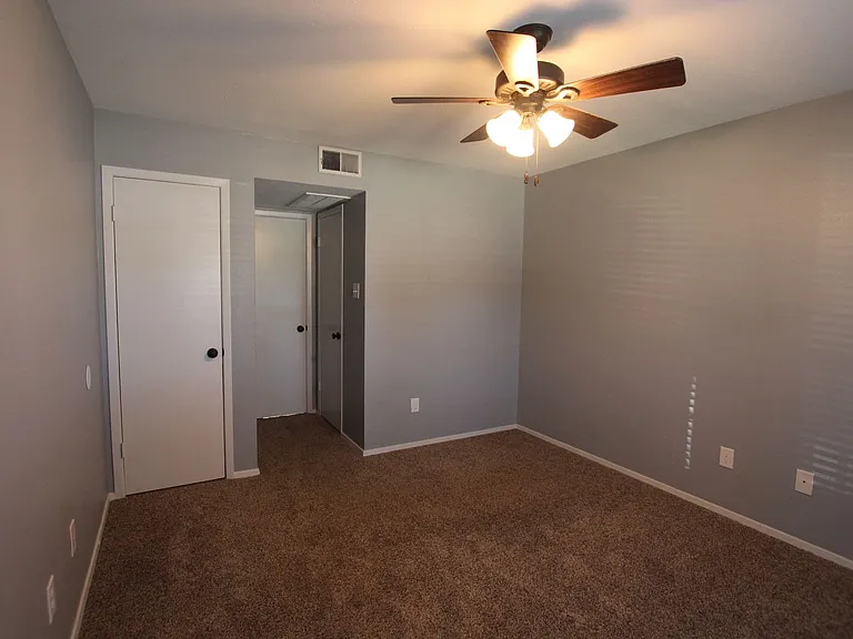 Heritage West Apartments — Photo 36