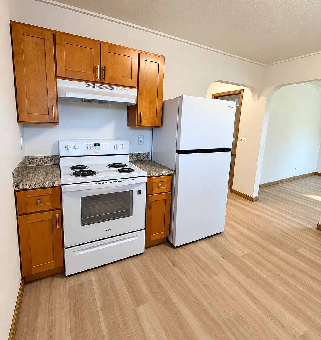 1495 East Santiam Street - 1495 — Photo 3