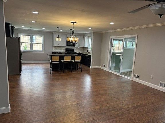 2nd image of 69 Mariner Pl