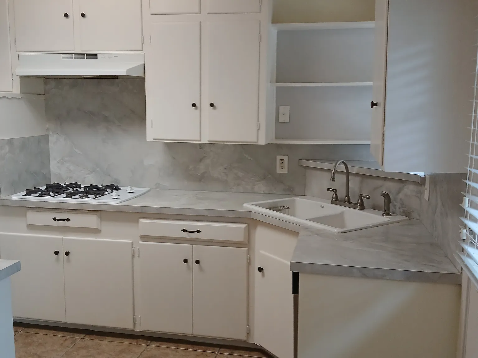 2 bed, 923 sqft, $1,750 — Photo 2