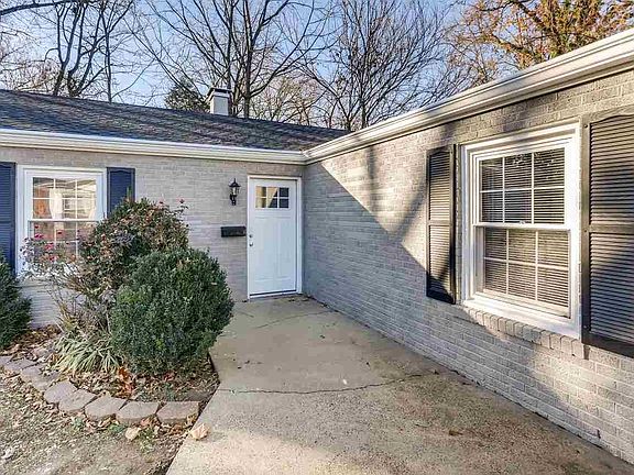 4th image of 2500 E Blackford Ave