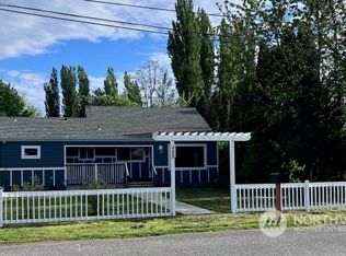 455 3rd St, Sumas, WA 98295