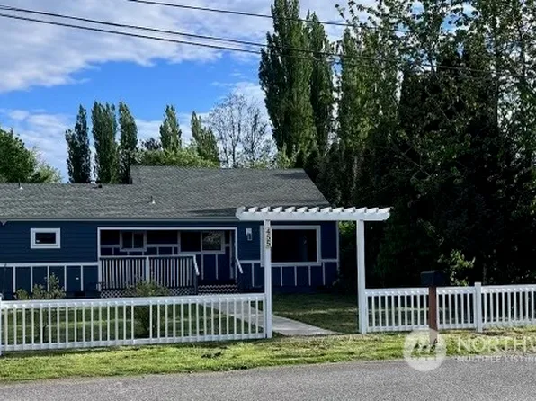 455 3rd Street, Sumas, WA 98295