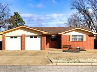 1304 W 11th St, Plainview, TX 79072