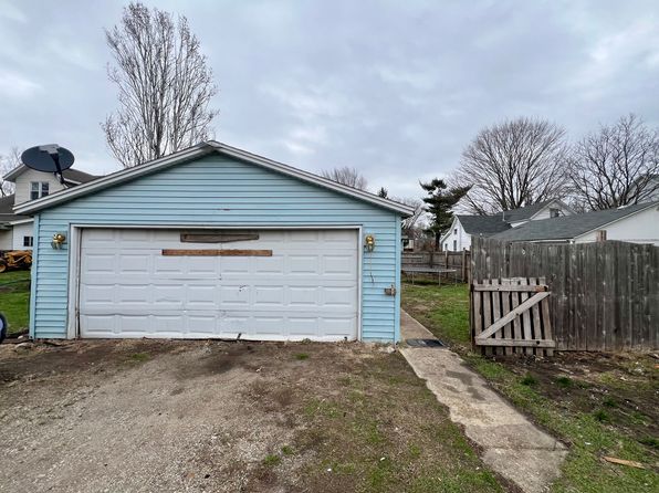 533 N Champaign St, Bement, IL 61813