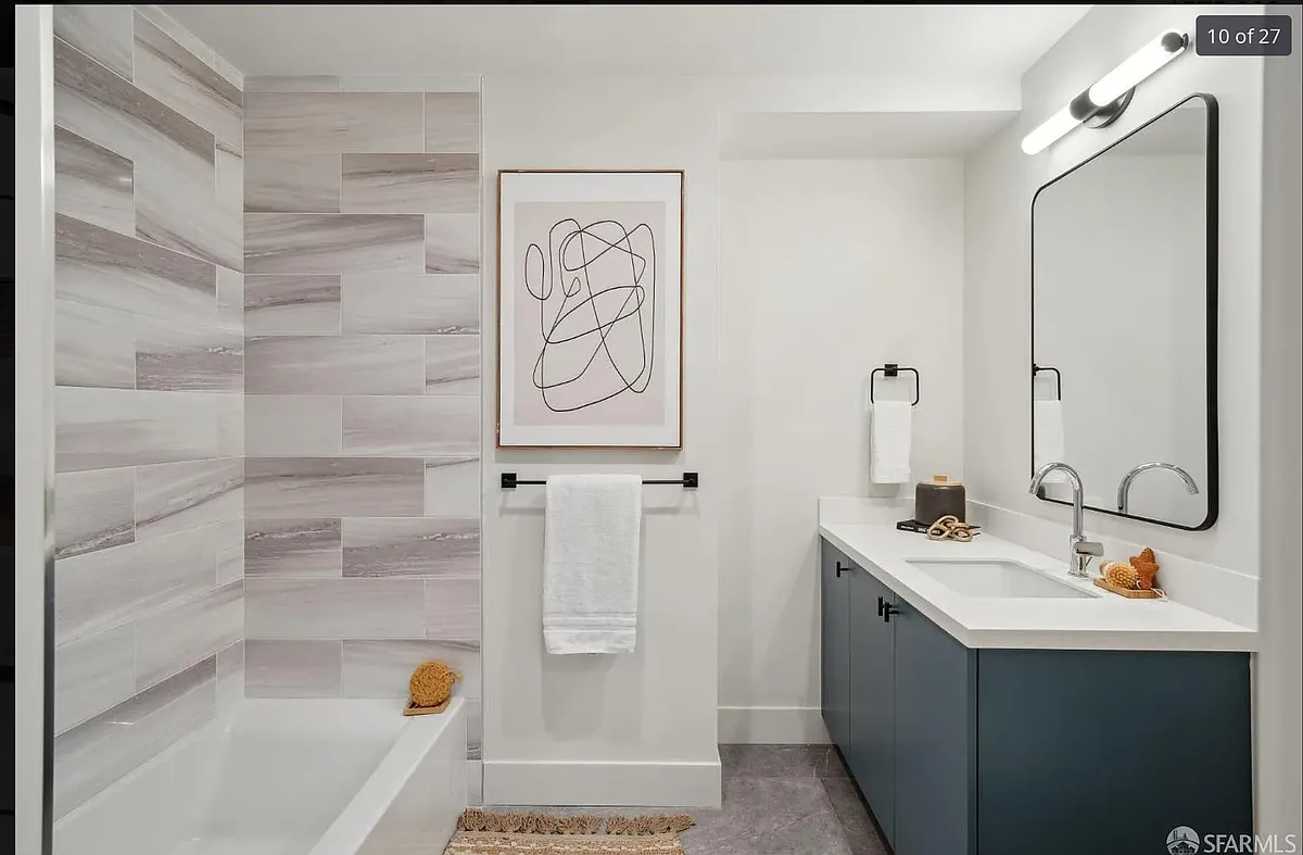 Building Photo - 986 S Van Ness Ave #202