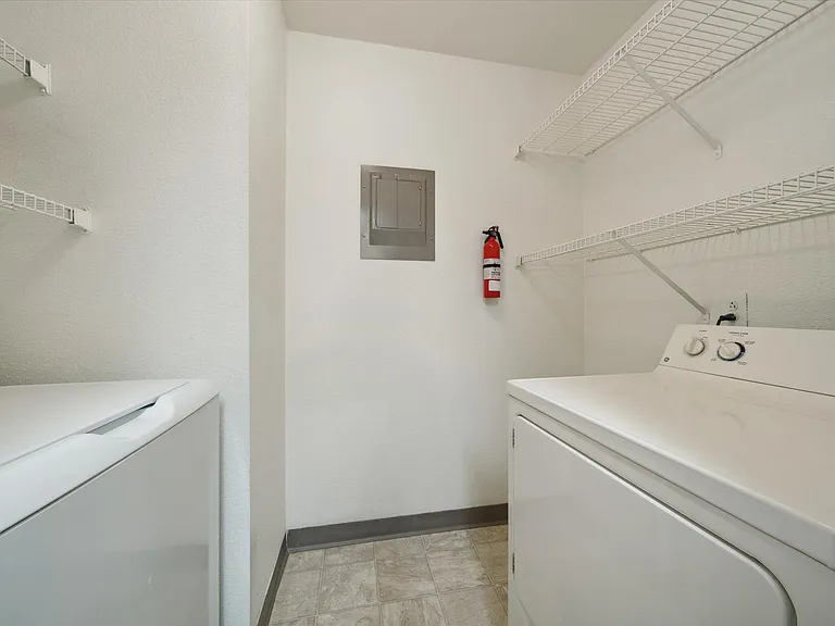 One Bedroom - 1 Bed / 1 Bath - 699 Sq.Ft.