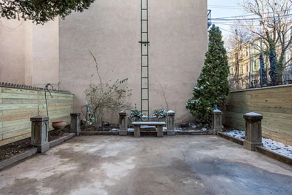 Rented by Nooklyn NYC LLC | media 1