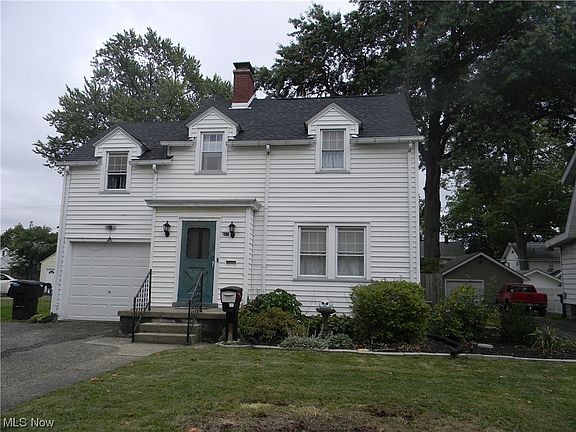 2nd image of 345 Belvedere Ave SE