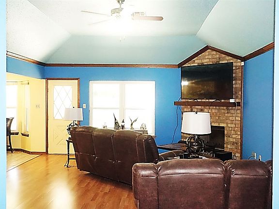 2nd image of 2060 Lafitte Dr