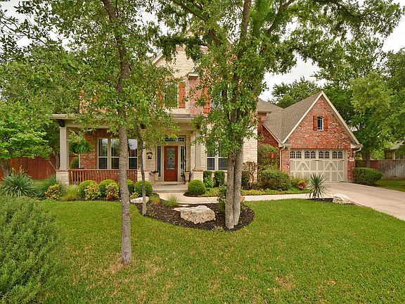 Treed lot on a quiet street!