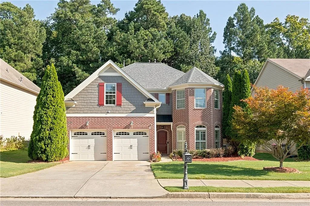4 bed, 3.0 bath, 2904 sqft, $2,995 — Photo 2