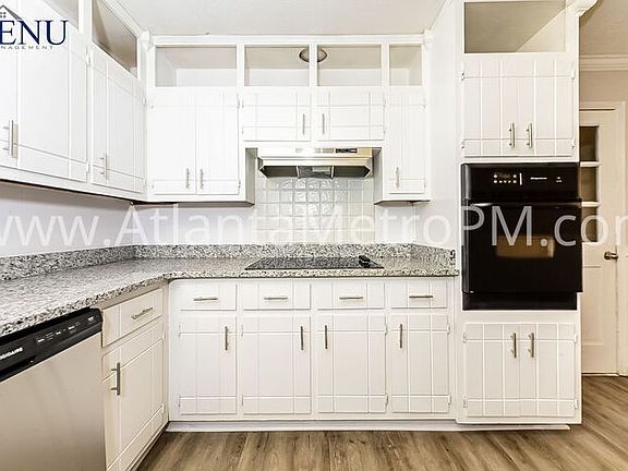 3rd image of 2081 Merle Dr SE