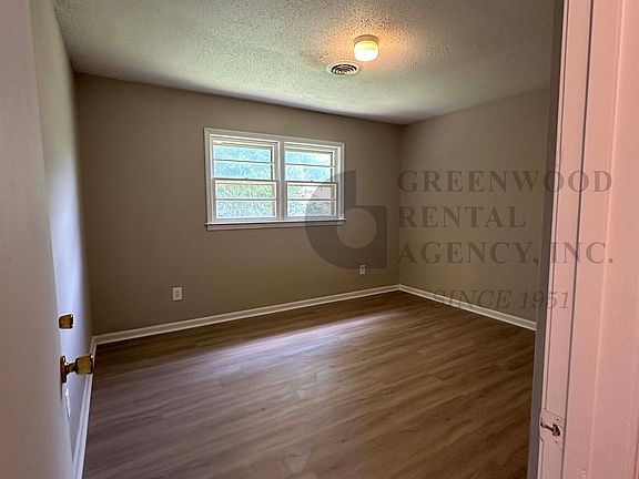 3rd image of 812 Taggart Ave #C