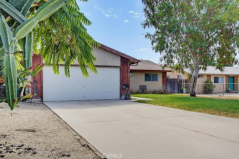4 bed, 2.0 bath, 1344 sqft, $3,400 — Photo 3