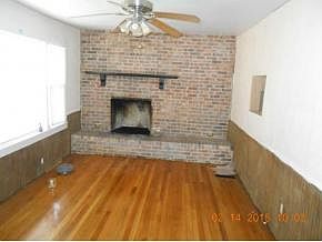 2nd image of 656 Bolton Rd