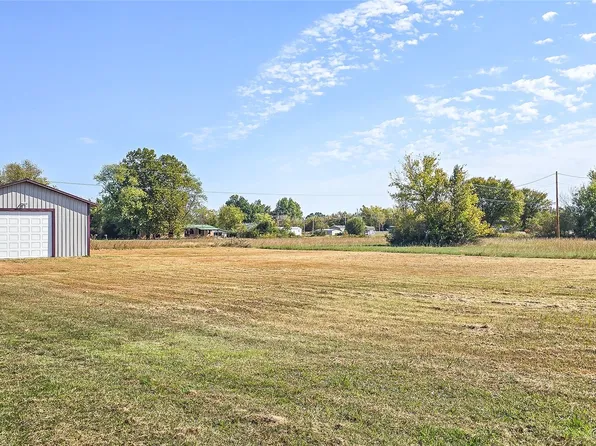 Lakeland St, Checotah, OK 74426
