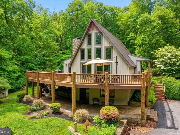 2135 Saint Peters Rd, Pottstown, PA 19465