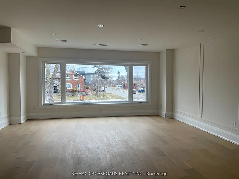 790 Midland Ave #B — Photo 2