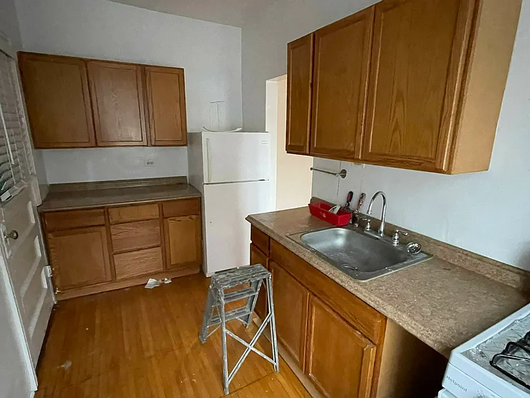 1372 W Estes Ave #1N — Photo 4
