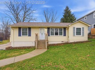 5766 Parkdale St, Utica, MI
