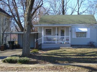 903 N Cross St, Robinson, IL 62454