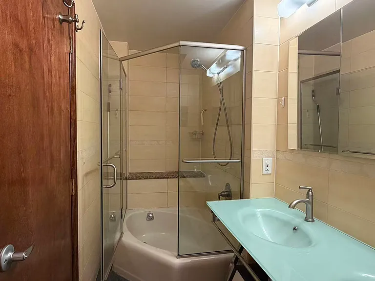 176 Bay 43 St #2 — Photo 11