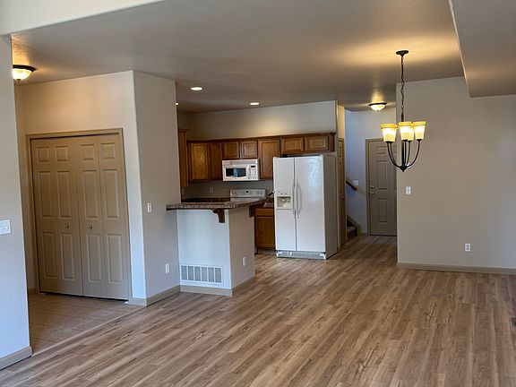 Open Flooplan. New flooring